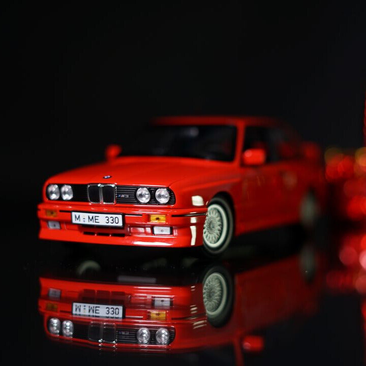 E30 miniature outlet